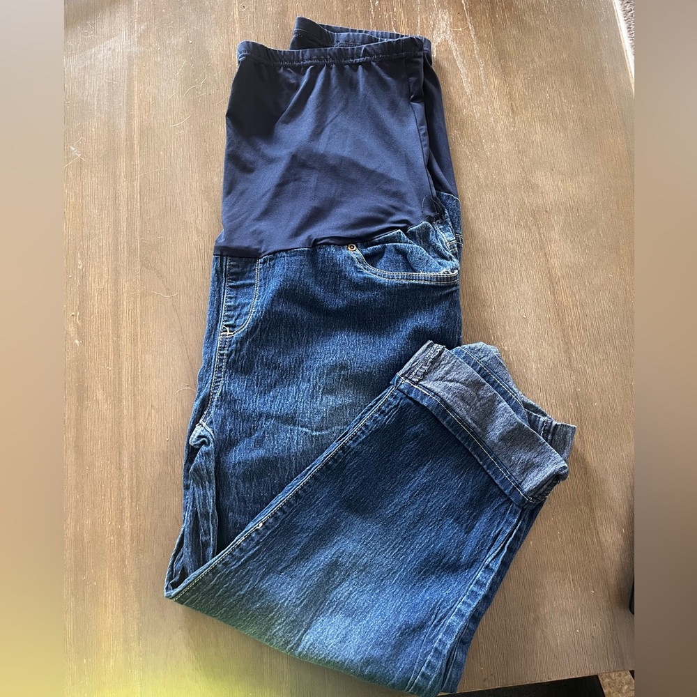 Maternity capris